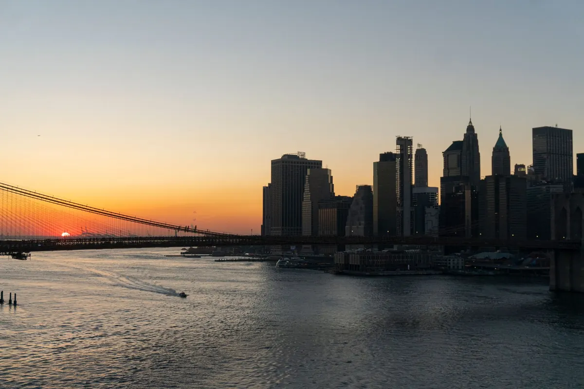 Brooklyn Bridge and the Manhattan skyline at sunset